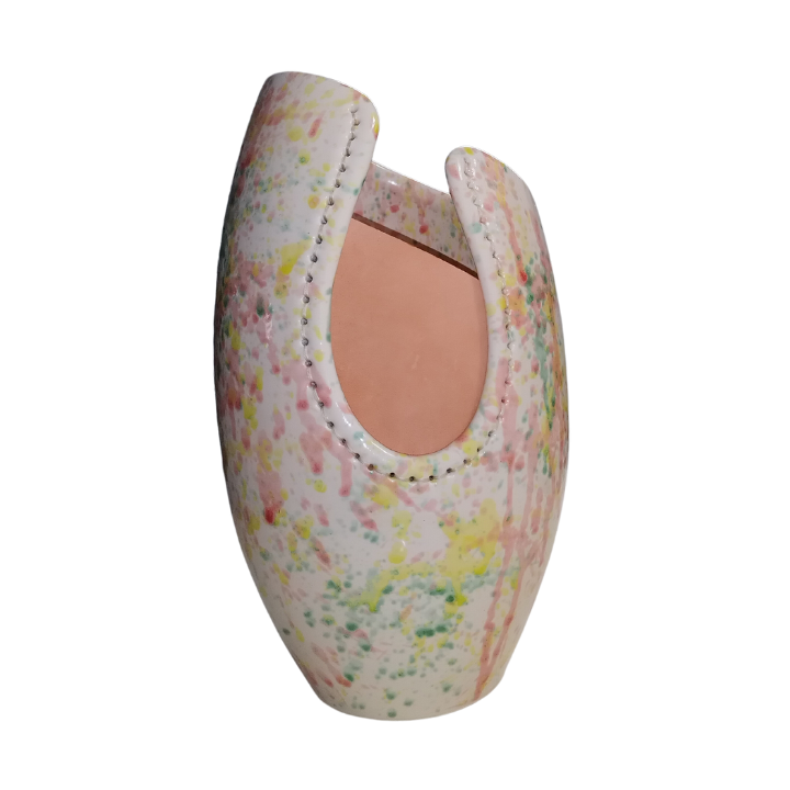 Bergere Vase