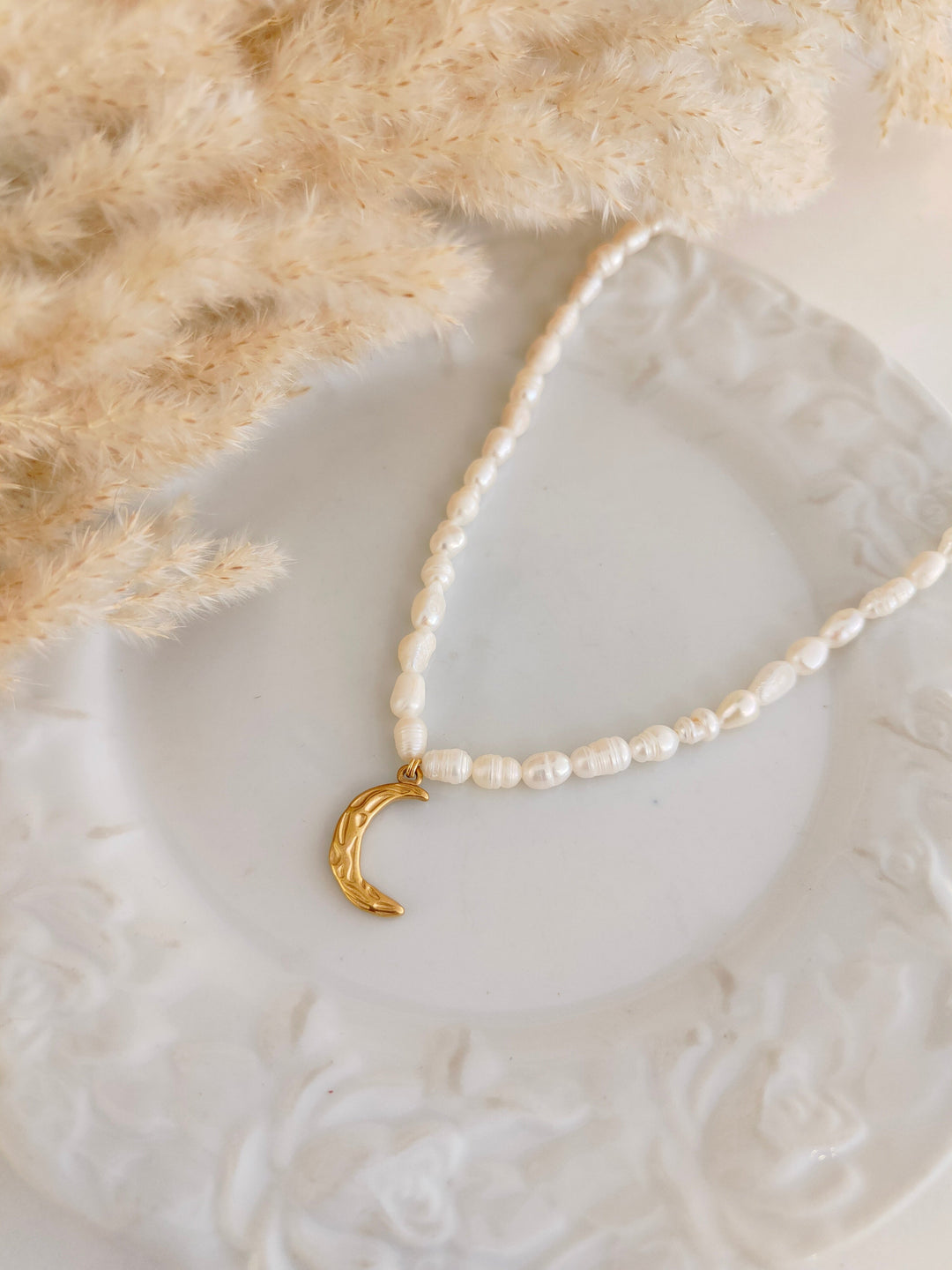 Luna Necklace