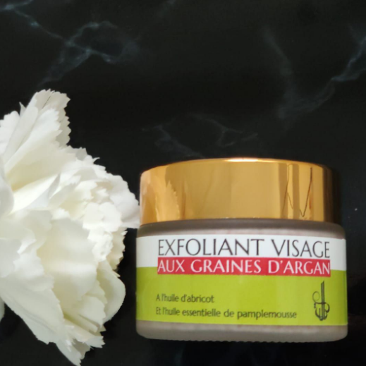 Exfoliating scrub