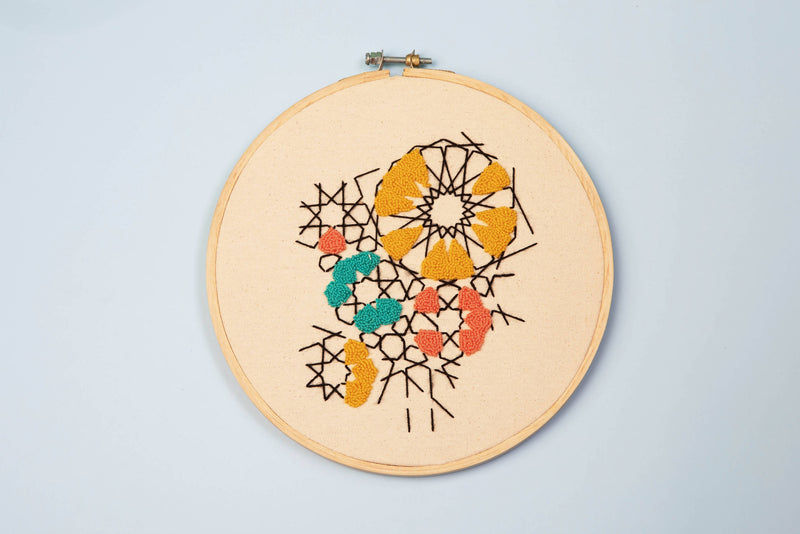 32 cm Embroidered Hoop Zelij Fragments