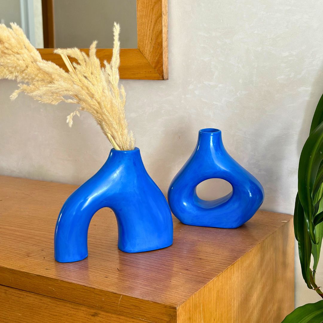 Duo Tanara and Azul azure blue + pampas vases