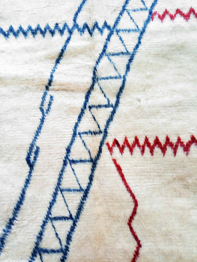 White, Red and Blue Moroccan Rug-Coopérative Bakiz-MyTindy