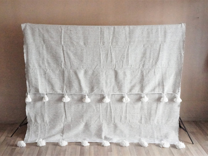 Moroccan Blanket With Fine White And Brown Stripes-Cooperatissage Traditionnel-MyTindy