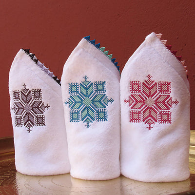 Set of 3 hand embroidered guest towels