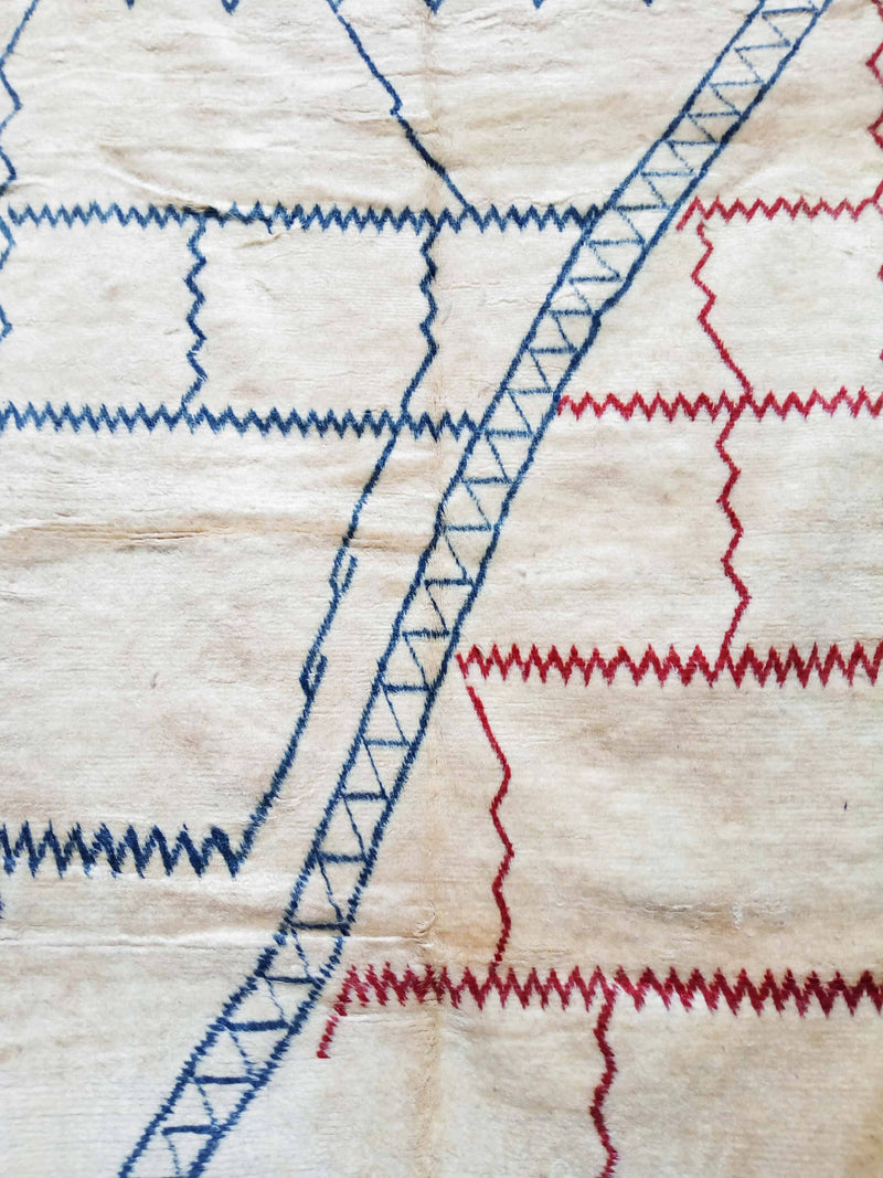 White, Red and Blue Moroccan Rug-Coopérative Bakiz-MyTindy