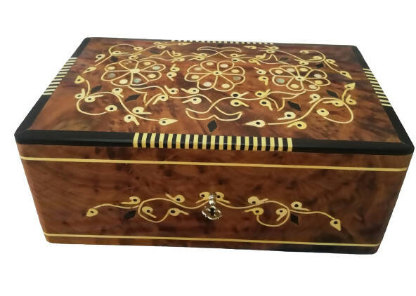 Moroccan wooden box made of Thuya Wood