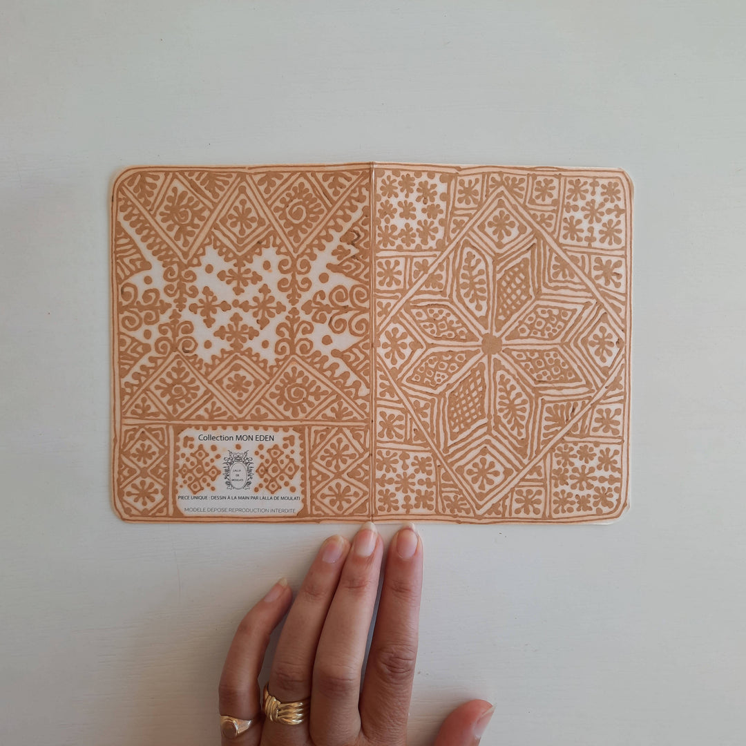 THE POSTAL EDEN N°4 Post Card - Natural Henna Color