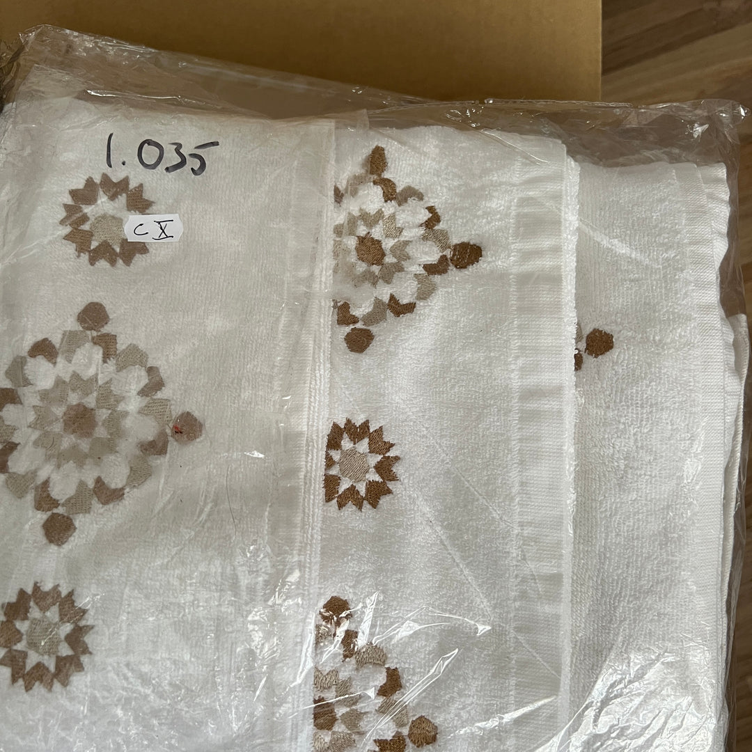 BELDA - Set of 3 Zellige Embroidery Bath Towels