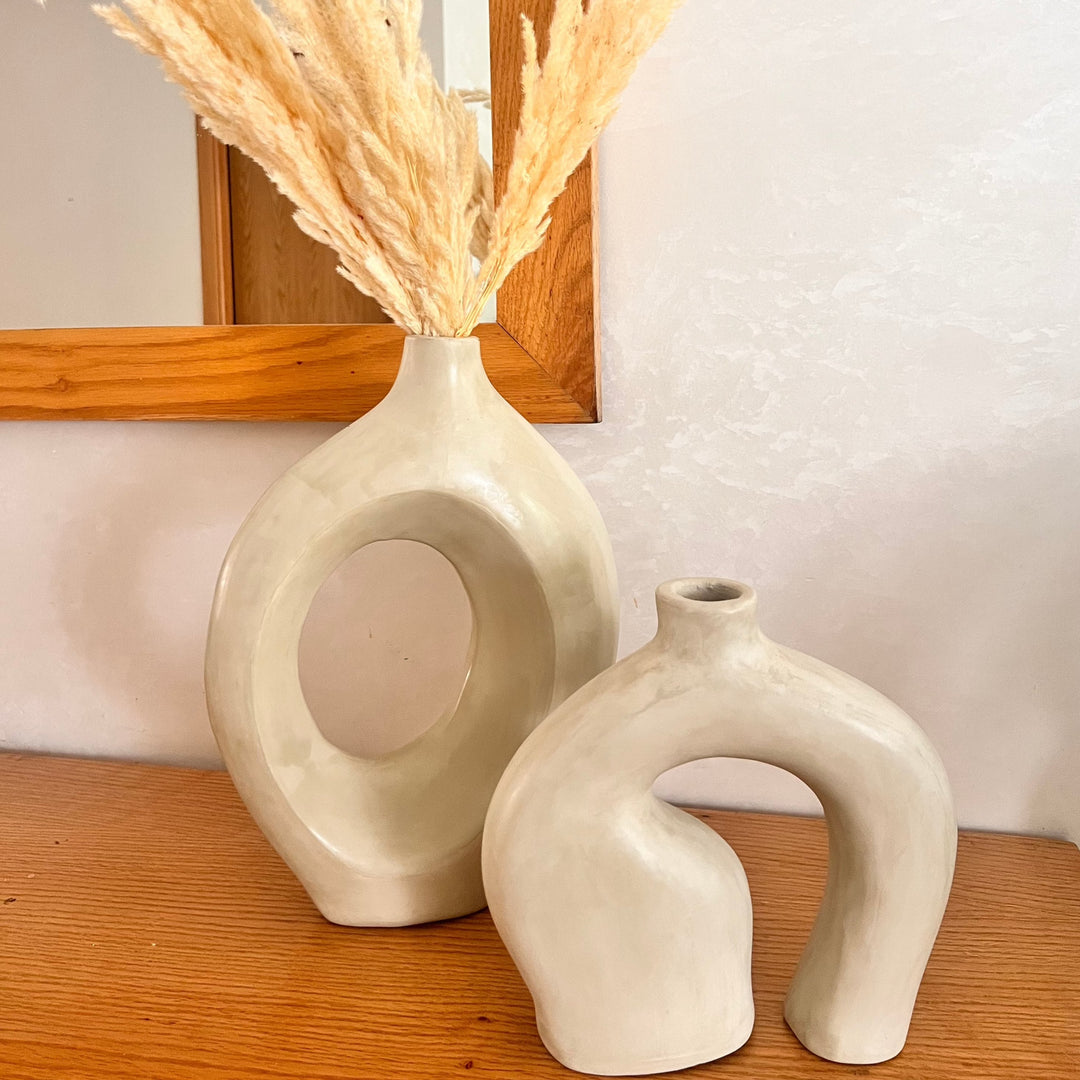 Duo Ayour and Atlas vases cream + Pampas