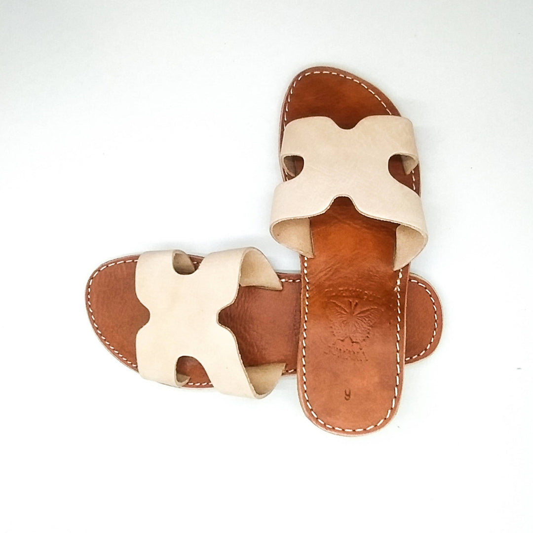 Sandales beiges en cuir véritable en forme de H