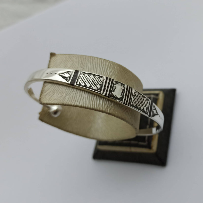 Pure ٍSilver Bracelet Engraved With Black Wood-NK-Bijouterie-MyTindy
