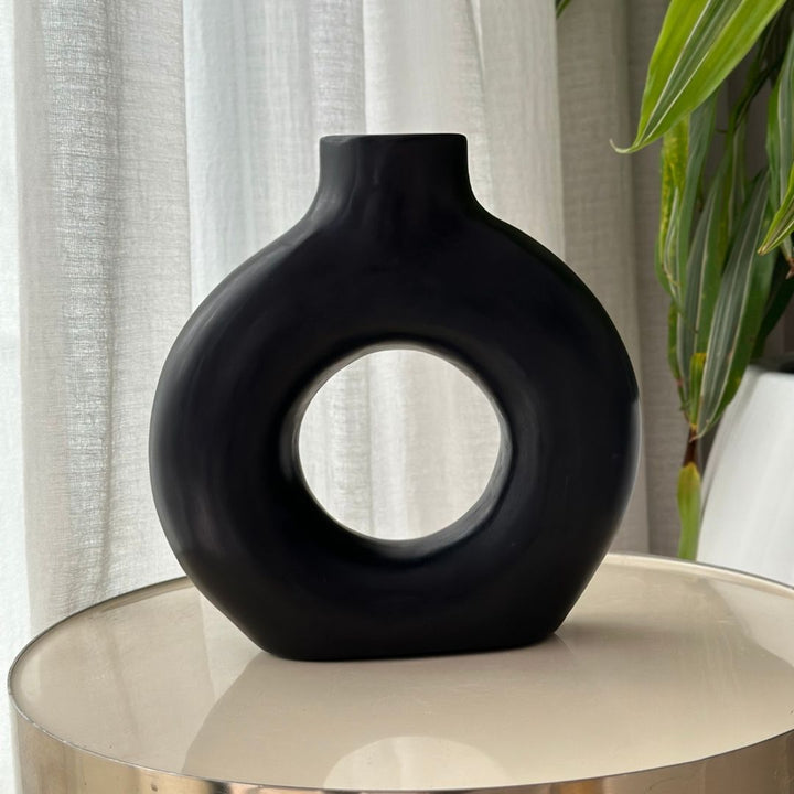 Matte black Tafoukt vase