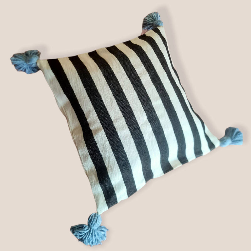 Tasourt Black and White Striped Pillowcase