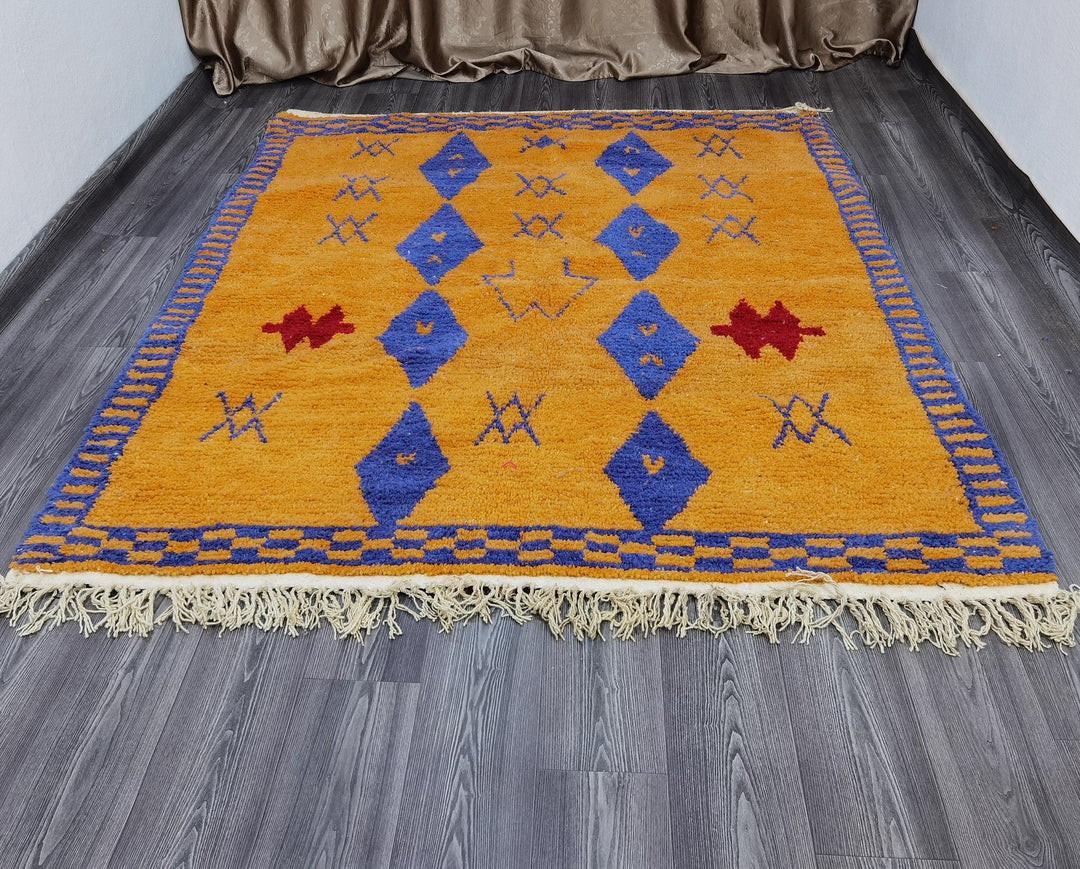 Luxurious Authentic Handmade Boujaad Moroccan Wool Rug - Elevate Your Home Decor with Berber Craftsmanship