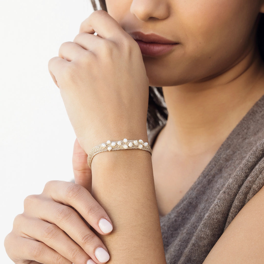 Izy bracelet with freshwater pearls
