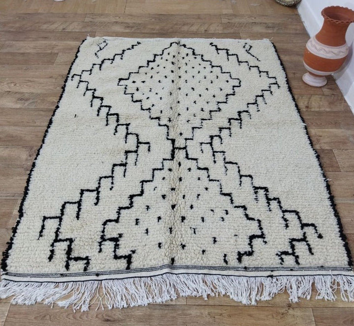 Moroccan rug Beni Ouarain rug 5x6 ft Handmade rug Berber rug