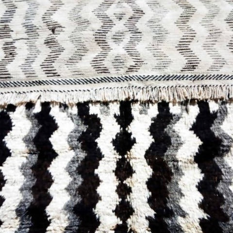 Black and White Moroccan Rug-Coopérative Bakiz-MyTindy