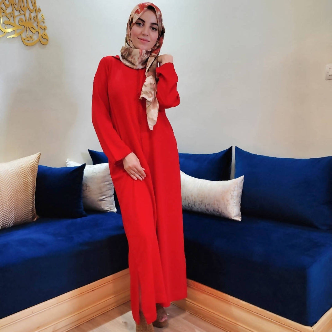 Djellaba marocaine rouge en tissu crêpe - Main Image