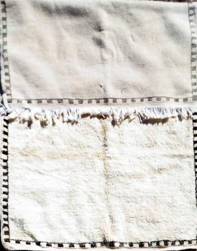 White Frame Moroccan Rug-Coopérative Bakiz-MyTindy